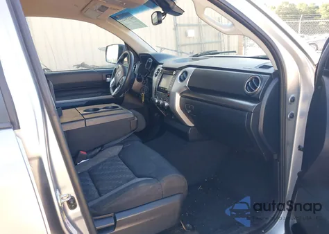 2019 Toyota Tundra Sr5 5.7L V8 z USA, uszkodzony, nr VIN 5TFDW5F16KX824818